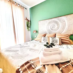 https://golden-house.in-sardinia.net